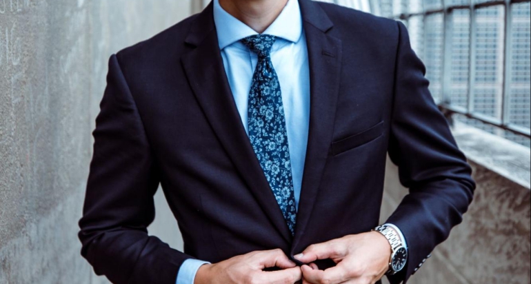 Why go For a Custom Suit and Where to Buy One A Full Guide