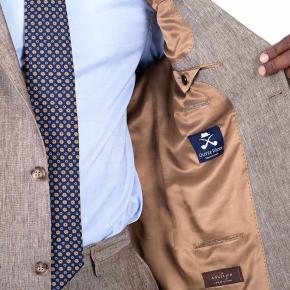 Suit in Khaki Linen - thumbnail image 2